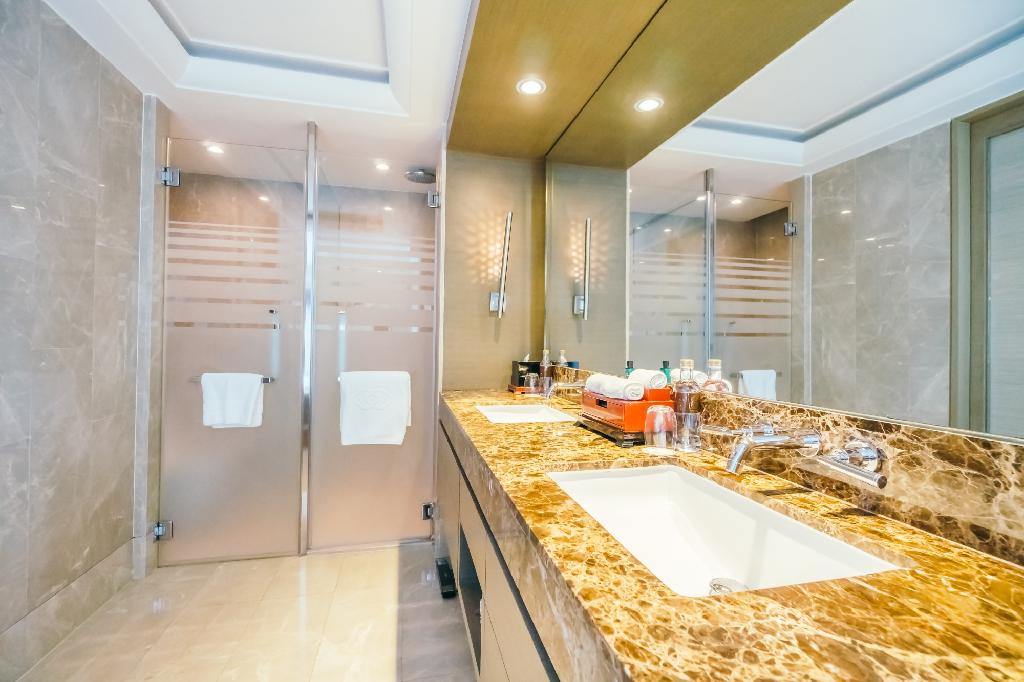 Rénovation salle de bain Installation - aménagement sur mesure