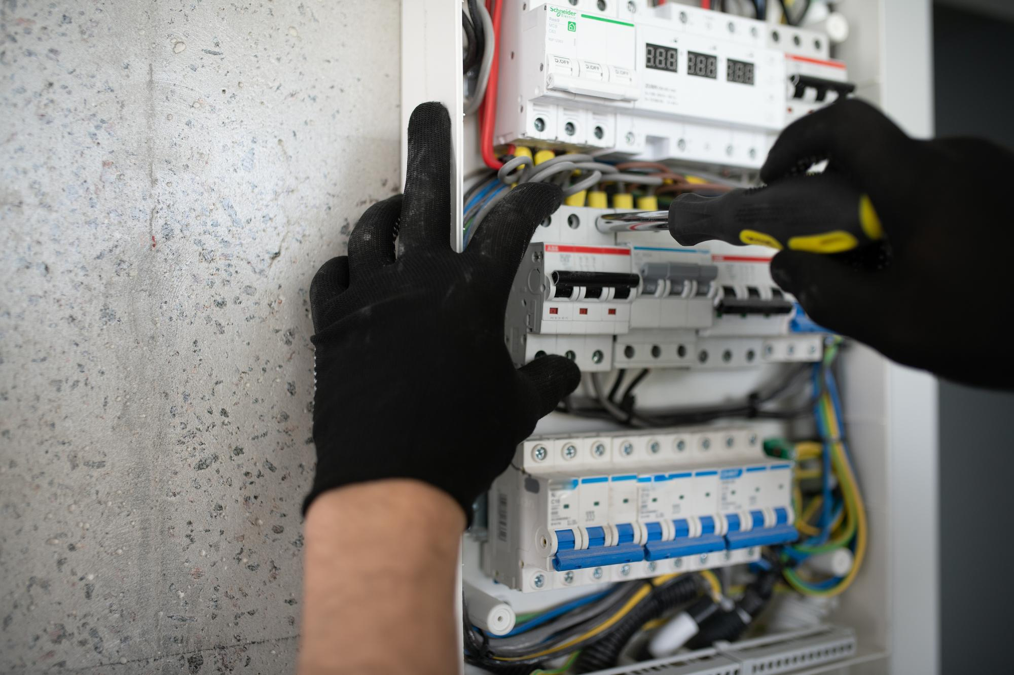 Entreprise d'électricité générale - techniques complètes pour l’habitat et les bâtiments professionnels